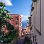 Via Annibale Caccavello 10 - Primo Piano